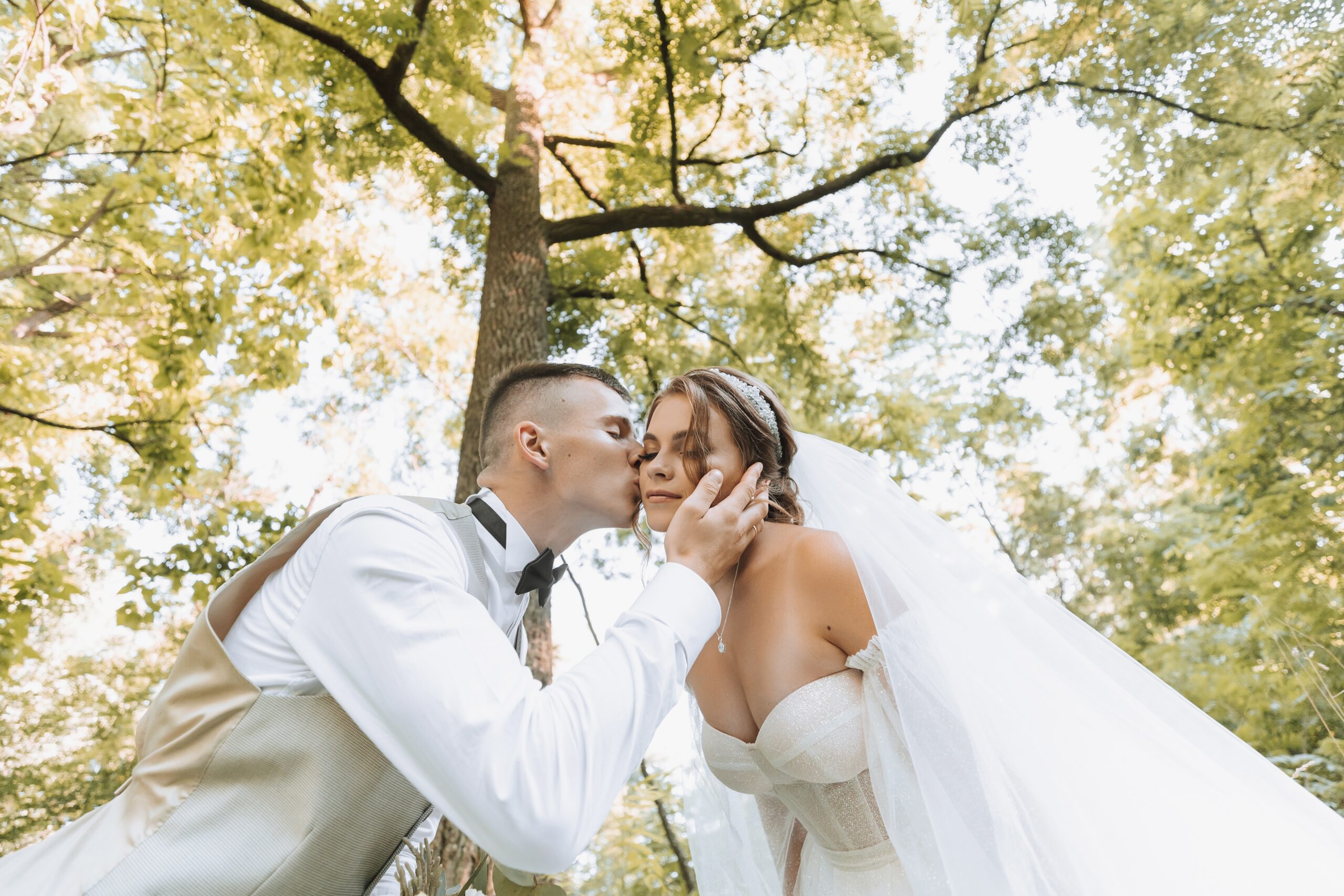 Portrait,Of,A,Beautiful,Couple,In,Love,On,Your,Wedding